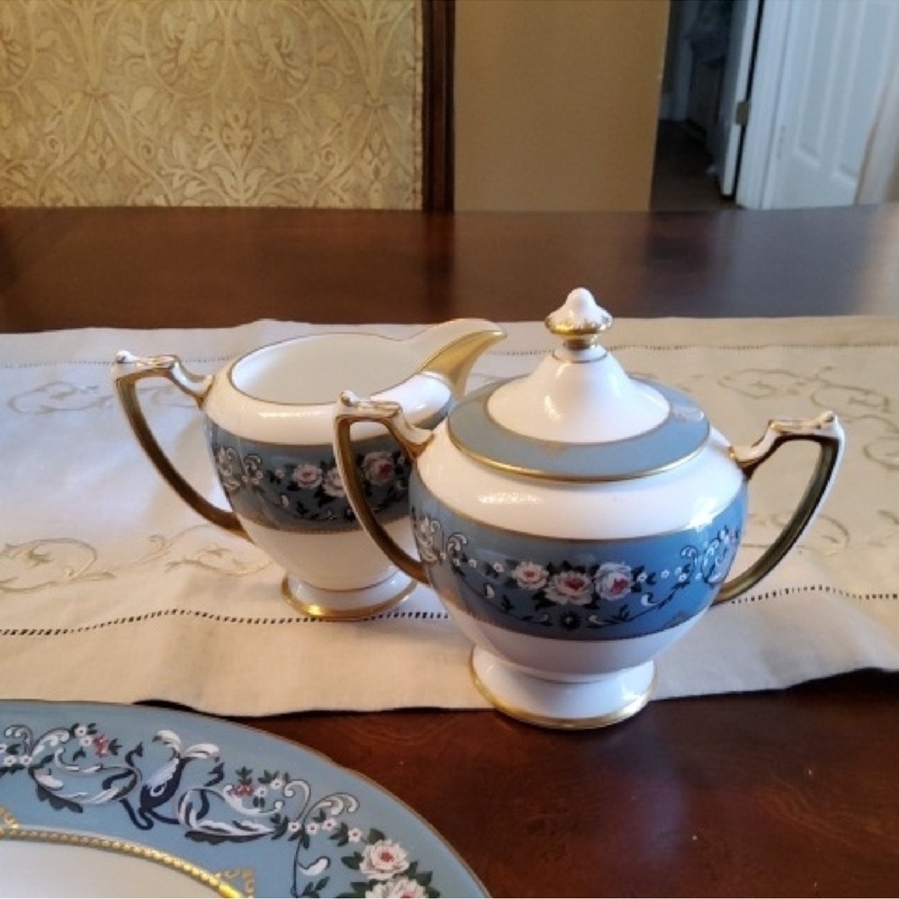Elegant Blue and Gold Serveware Set